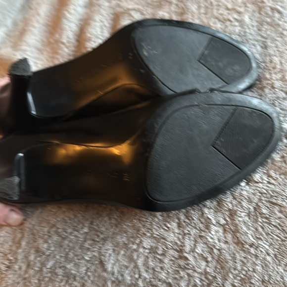 Bandolino Women's Black Peep Toe Heels - Picture 6 of 7